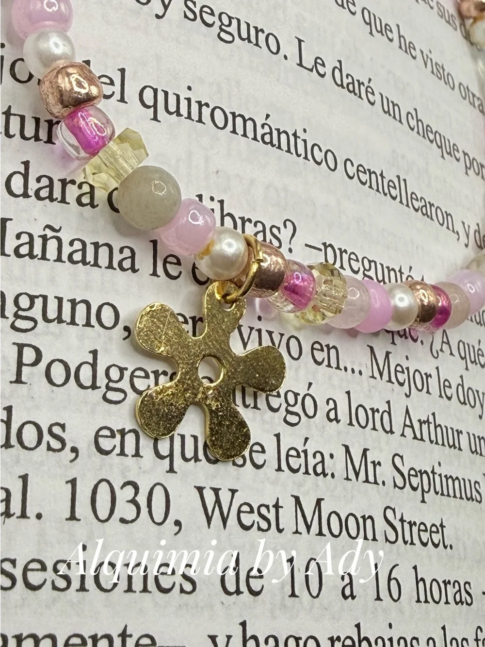 Alquimia Pink quartz and Gold Beaded Bracelet with Clover Charm
